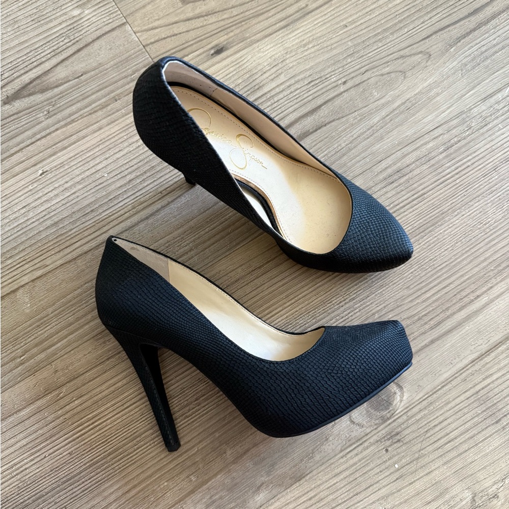🆕 Jessica Simpson Black Textured Heels